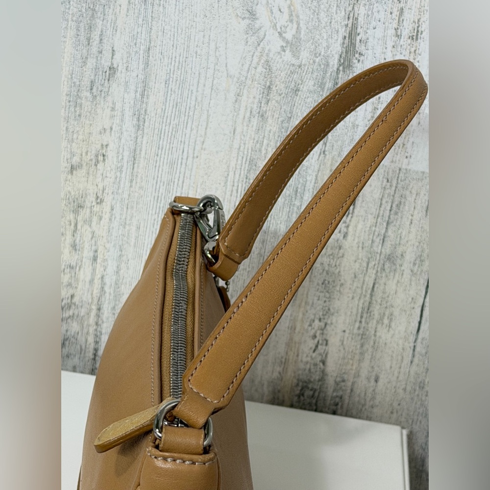 Vintage Coach Demi Tan Leather Shoulder Bag - Picture 6 of 8
